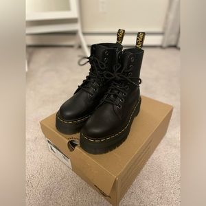 NEW Dr. Martens Jadon Pisa Leather Black Boots